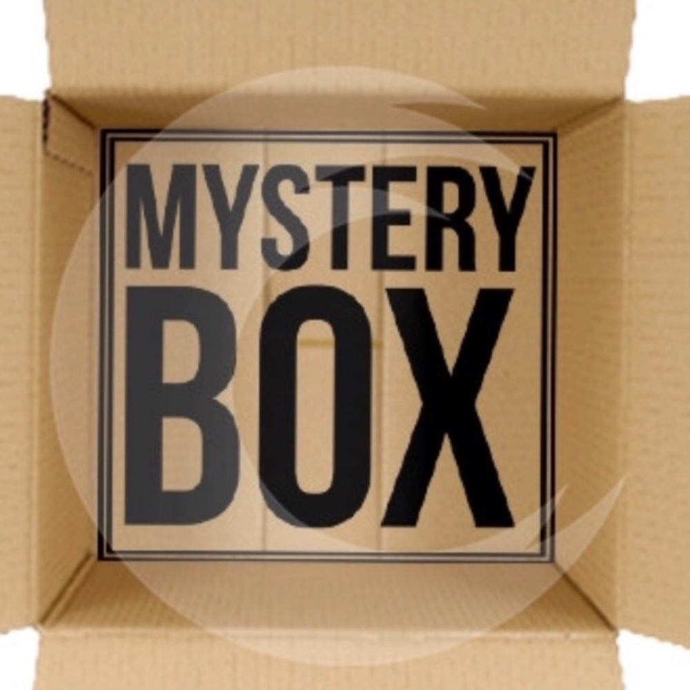 Mystery box (20X) Athletic Wear Lululemon Victoria’s Secret Nike Adidas Gift S/M